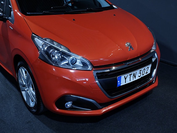 Peugeot 208 5 of 8