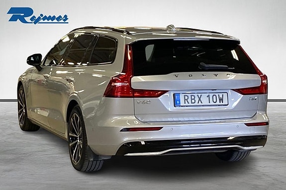 Volvo V60 2 of 14