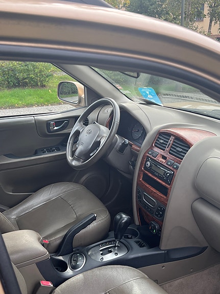 Hyundai Santa Fe 3 of 3