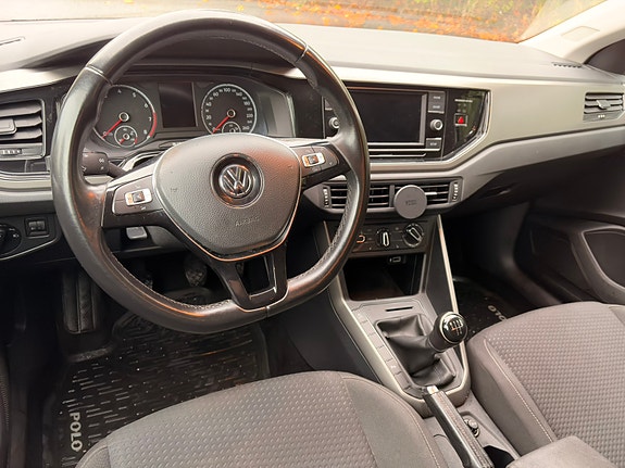 Volkswagen Polo 13 of 16