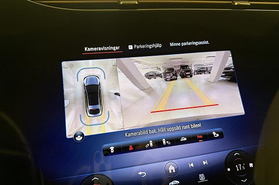 Mercedes-Benz EQS580 22 of 25