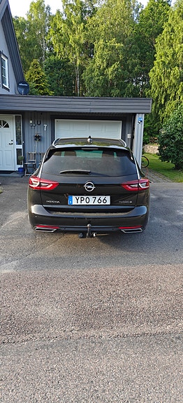 Opel Insignia 2 of 9