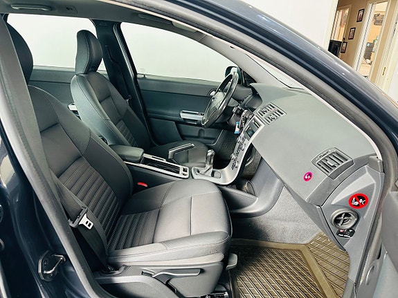 Volvo V50 12 of 14