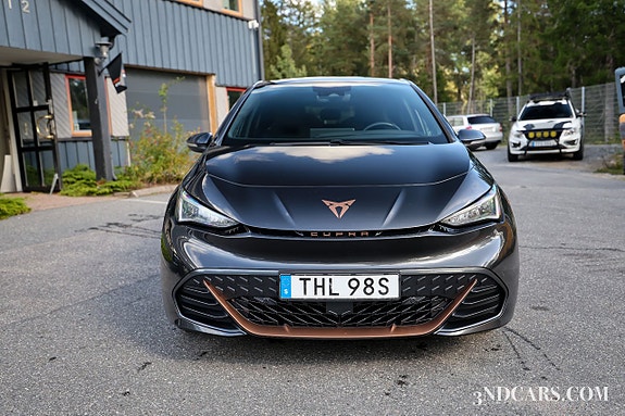 Cupra Born 2 of 17