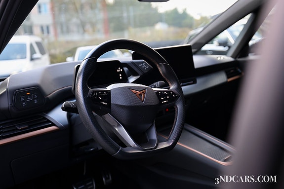 Cupra Born 9 of 17
