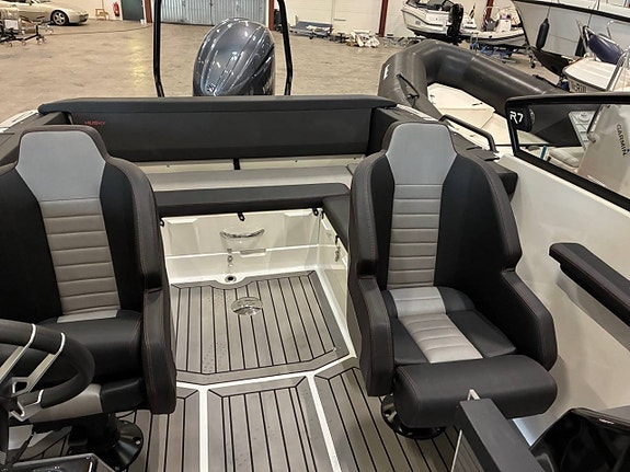 Finnmaster Husky R7 | 2024 | 50 timmar | Yamaha F200hk 5 of 7