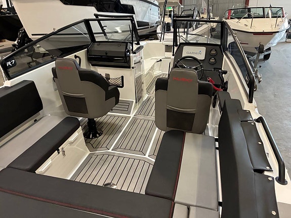 Finnmaster Husky R7 | 2024 | 50 timmar | Yamaha F200hk 3 of 7