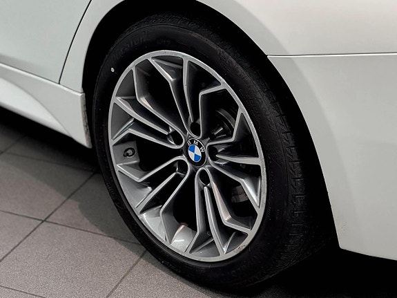 BMW 320d 14 of 26