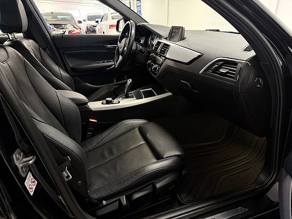 BMW 118d 8 of 12