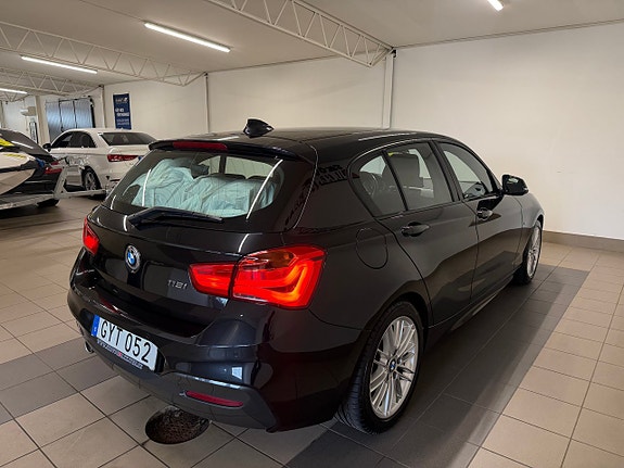 BMW 118d 4 of 12
