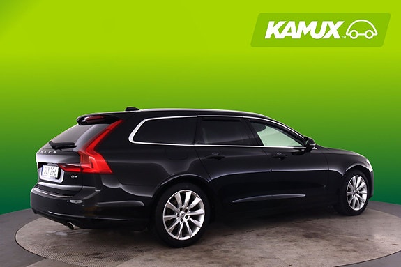 Volvo V90 2 of 25