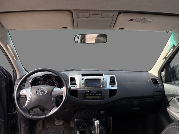 Toyota HiLux 13 of 19
