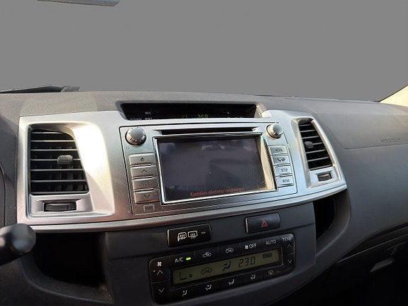 Toyota HiLux 16 of 19
