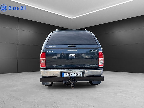 Toyota HiLux 8 of 19
