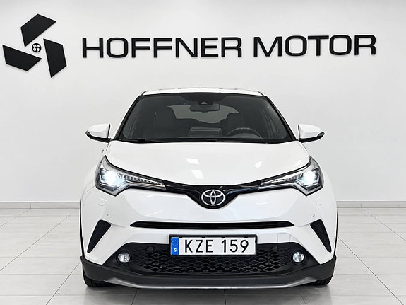 Toyota C-HR 2 of 15