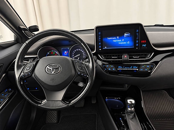 Toyota C-HR 14 of 15