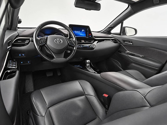 Toyota C-HR 10 of 15
