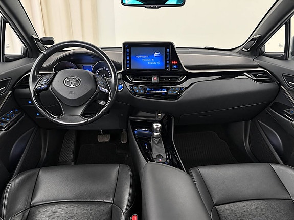 Toyota C-HR 11 of 15