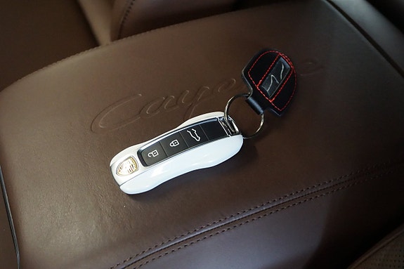 Porsche Cayenne 24 of 28