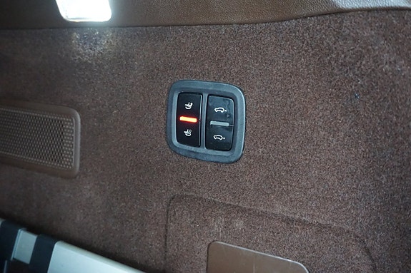 Porsche Cayenne 13 of 28