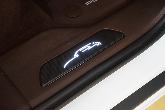 Porsche Cayenne 27 of 28