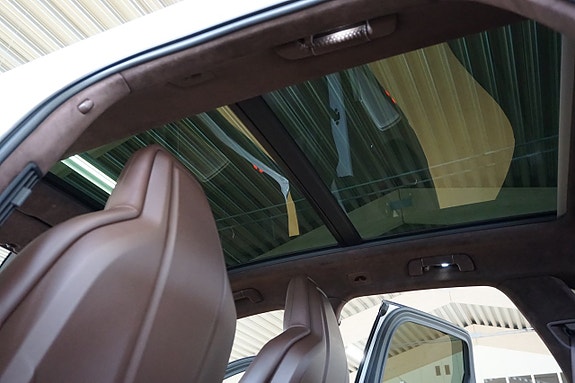 Porsche Cayenne 23 of 28