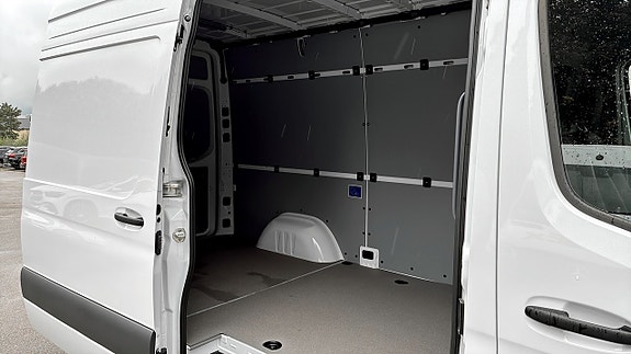 Mercedes-Benz Sprinter 208 14 of 15