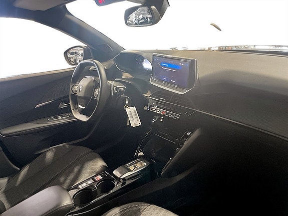 Peugeot 2008 11 of 15