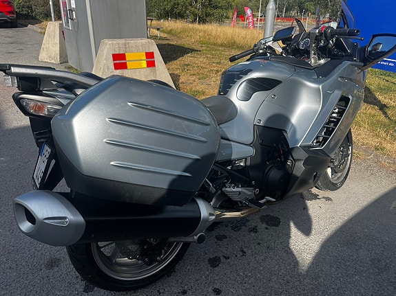 Kawasaki 1400GTR 3 of 4
