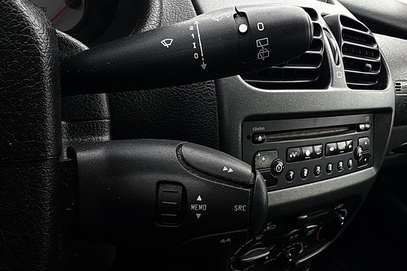 Peugeot 206 19 of 21