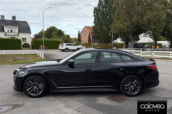 BMW i4 7 of 15