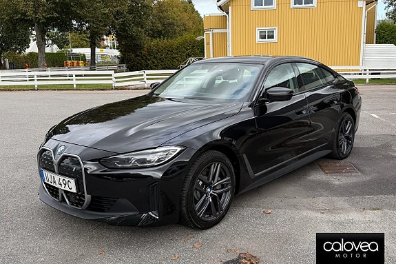 BMW i4 11 of 15