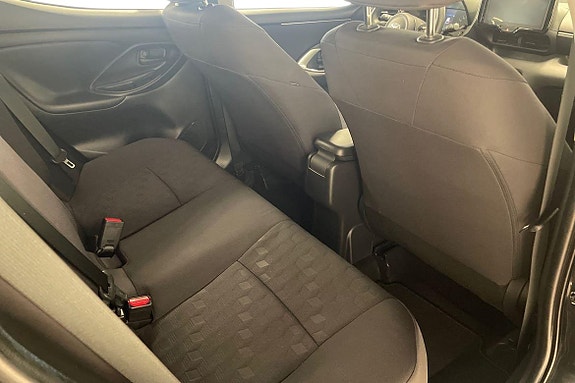 Toyota Yaris 9 of 20