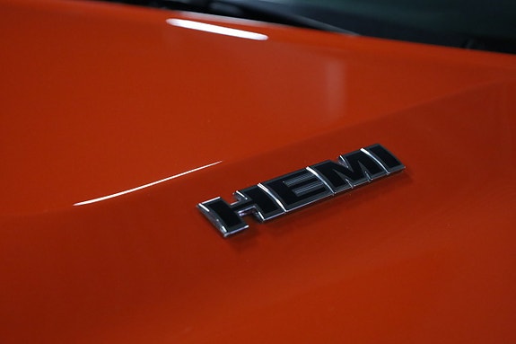 Dodge Challenger 8 of 14