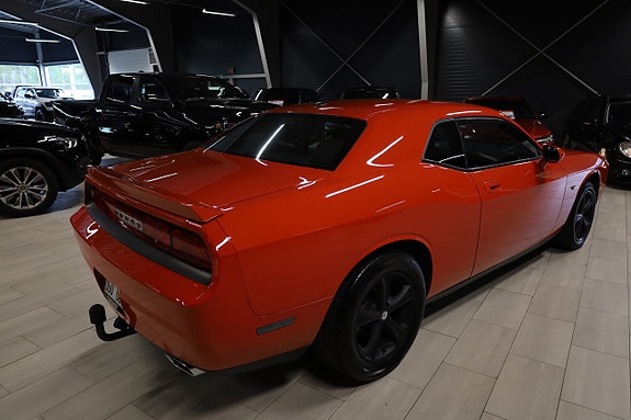 Dodge Challenger 7 of 14