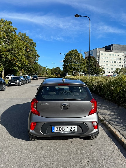 Kia Picanto 3 of 8