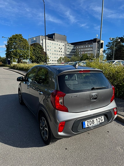 Kia Picanto 2 of 8