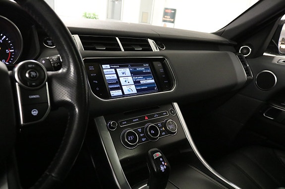 Land Rover Range Rover Sport 21 of 25