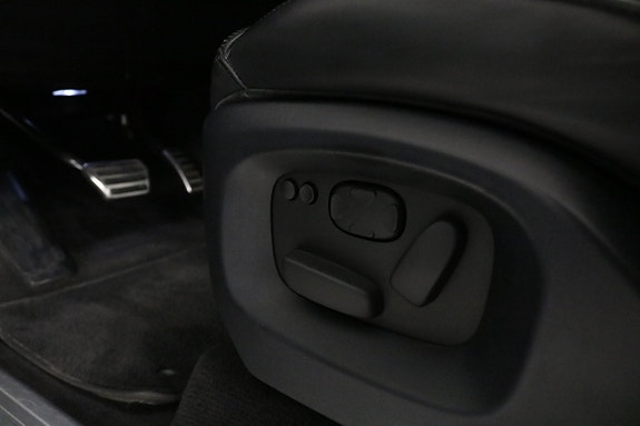 Land Rover Range Rover Sport 18 of 25