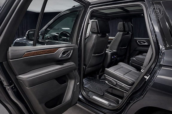 Chevrolet Tahoe 10 of 12