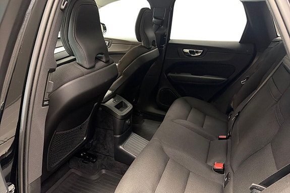 Volvo XC60 11 of 16