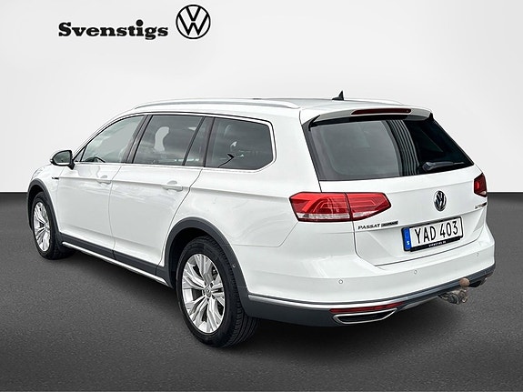 Volkswagen Passat Alltrack 3 of 14