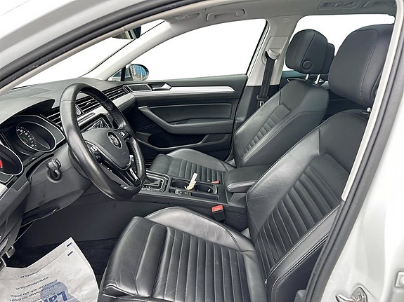 Volkswagen Passat Alltrack 10 of 14