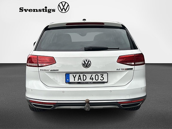 Volkswagen Passat Alltrack 4 of 14