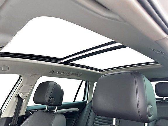 Volkswagen Passat Alltrack 13 of 14