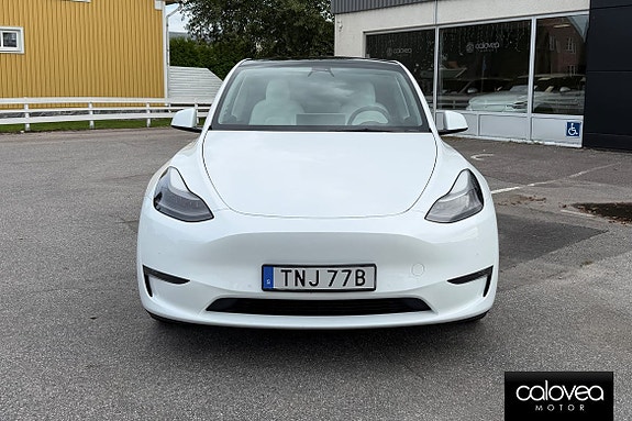 Tesla Model Y 3 of 16