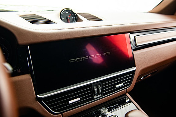 Porsche Cayenne 22 of 30