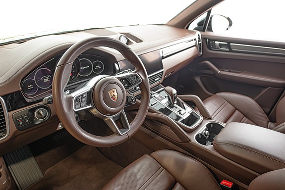 Porsche Cayenne 11 of 30