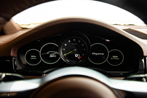 Porsche Cayenne 20 of 30