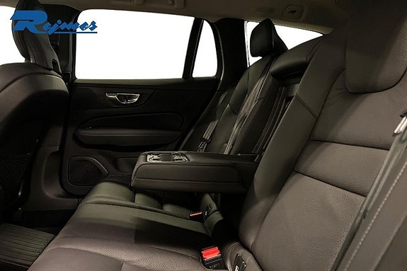 Volvo V60 8 of 16